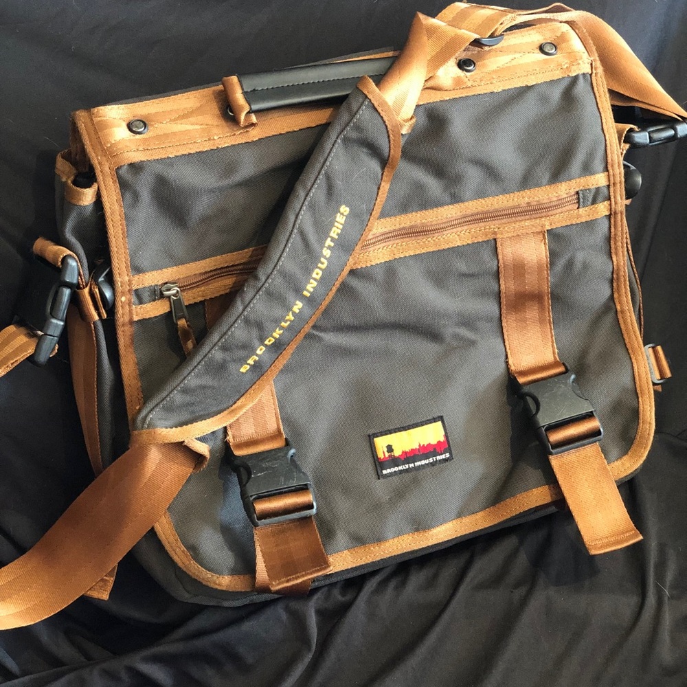Brooklyn Industries Messenger Bag w/ Laptop Case